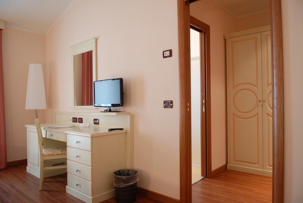 Hotel Plazza Porcari Zimmer foto